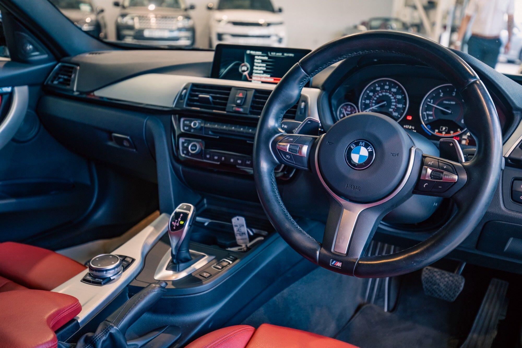 BMW 3 Series view 3