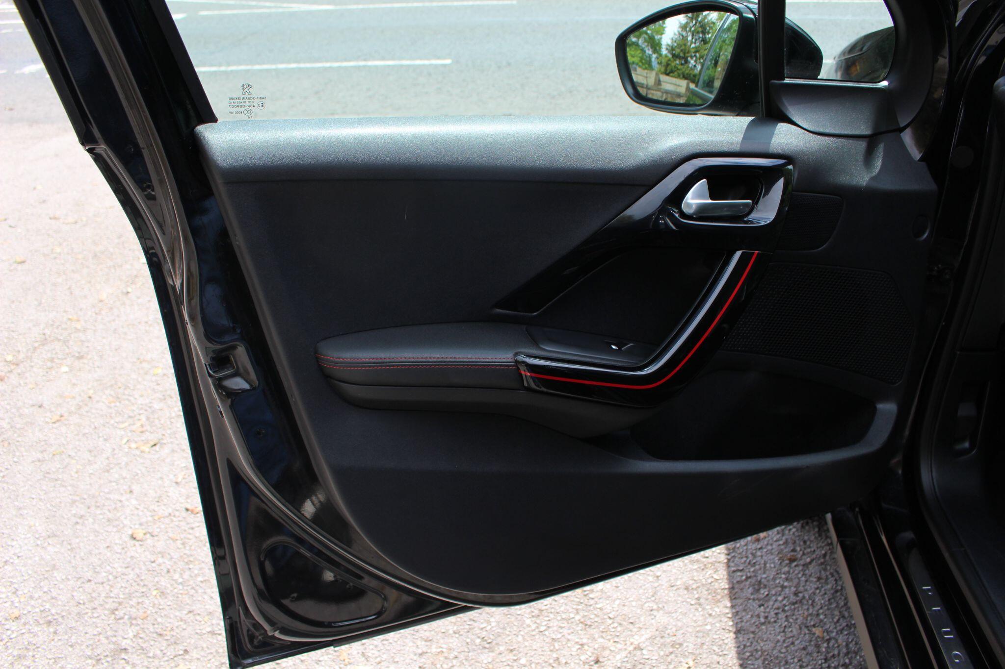 Peugeot 2008 view 19