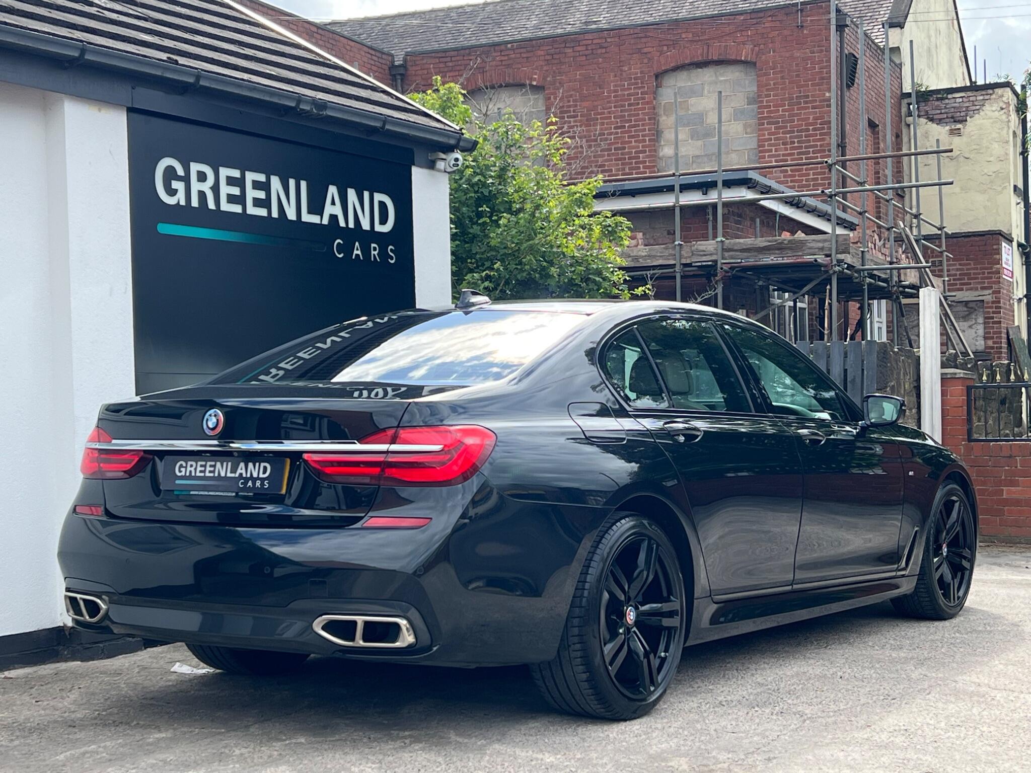 BMW 7 Series view 28