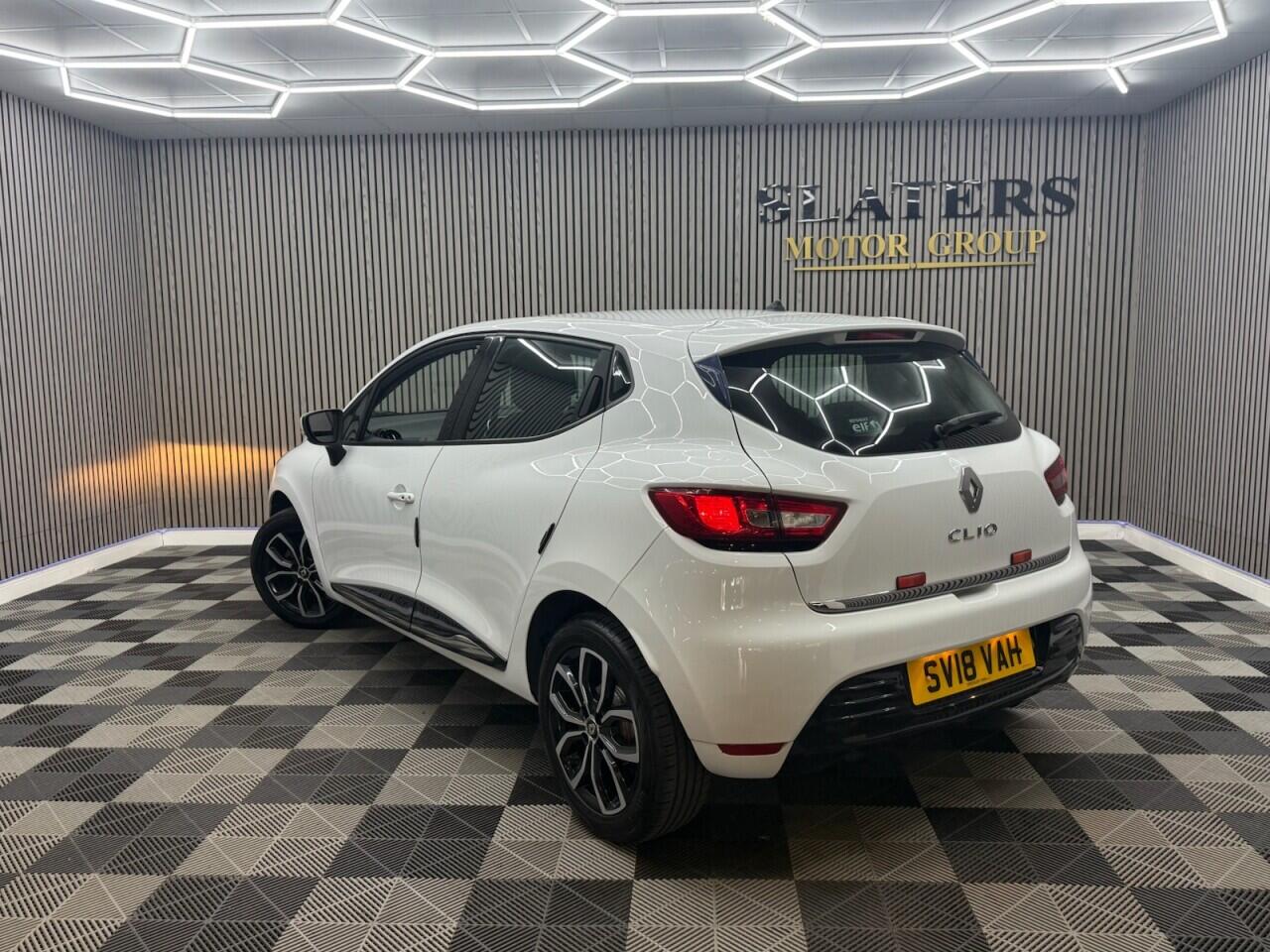 Renault Clio view 30