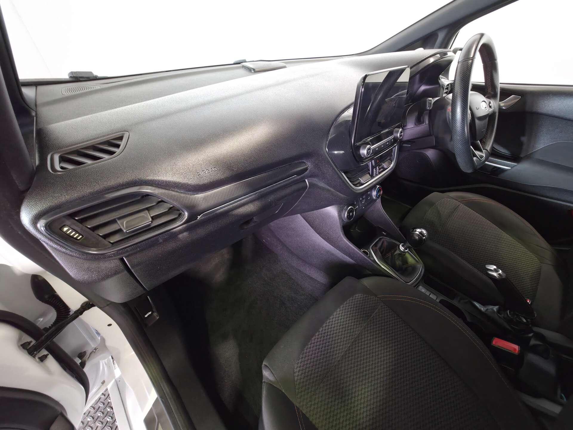 Ford Fiesta view 57