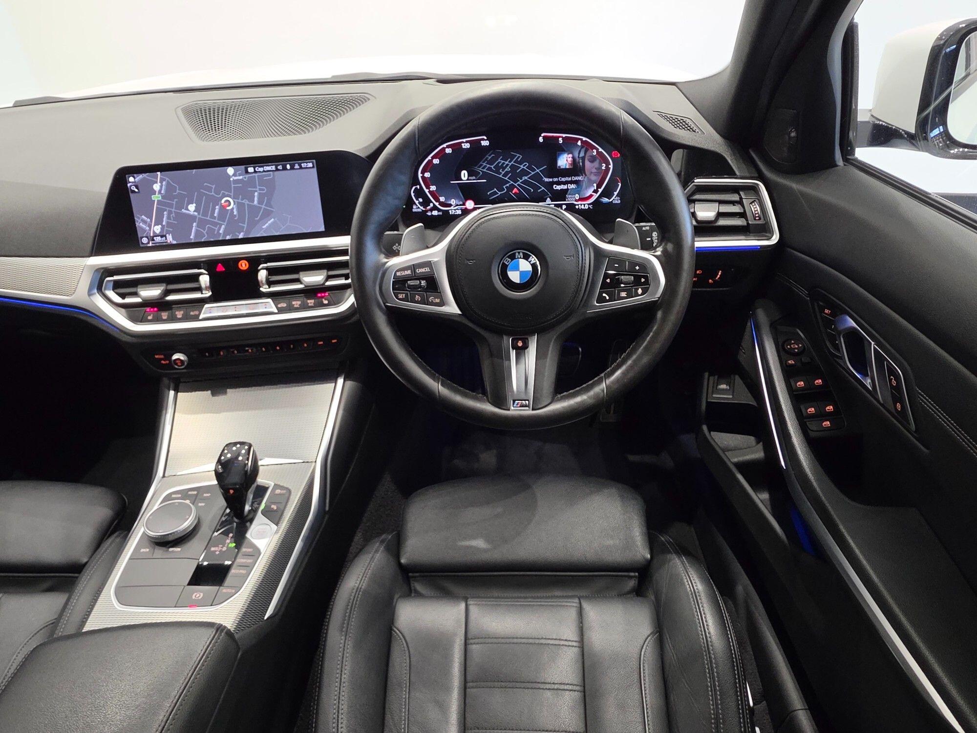 BMW 3 Series view 24