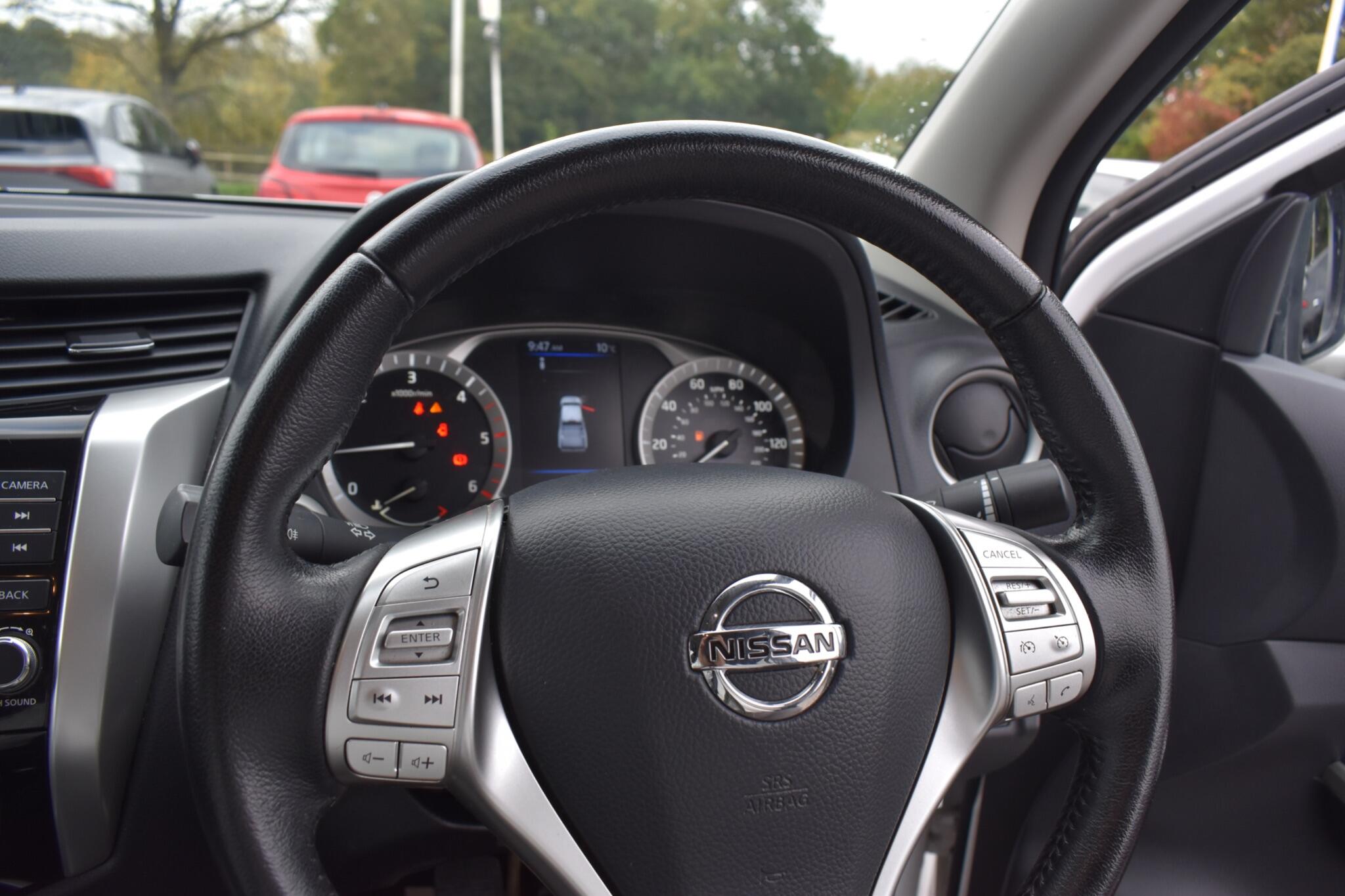 Navara - 2.3 dCi Tekna 4WD Euro 6 (s/s) 4dr - Image 45