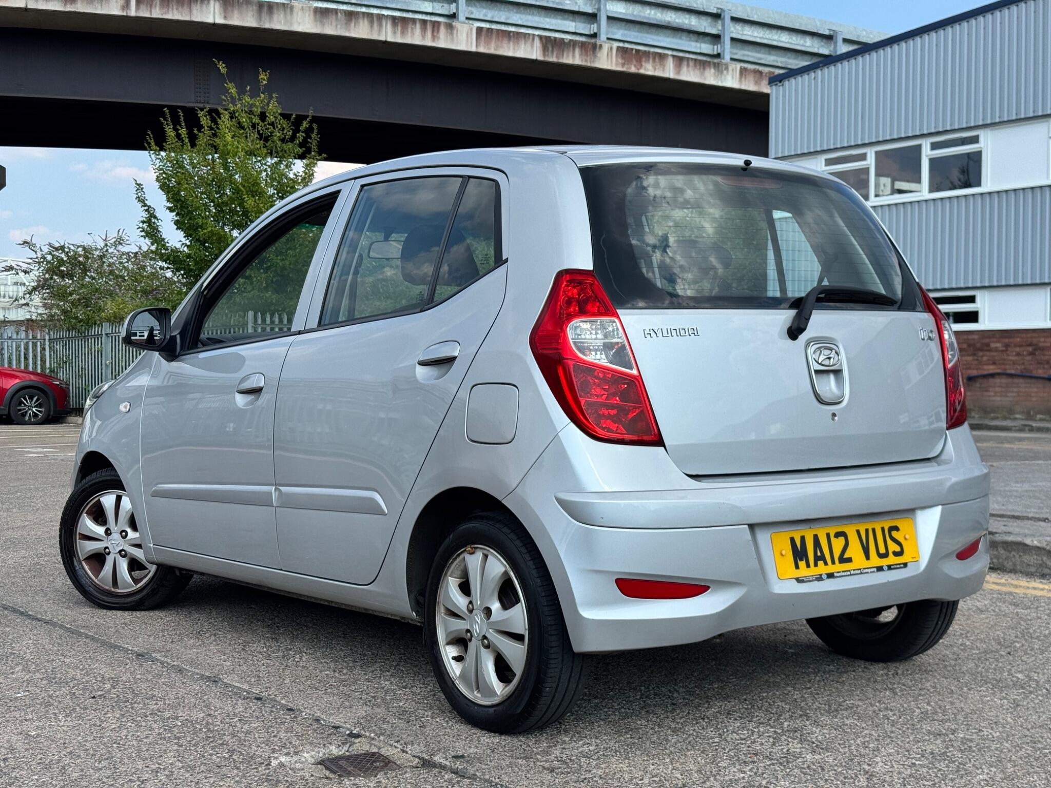 Hyundai I10 view 10