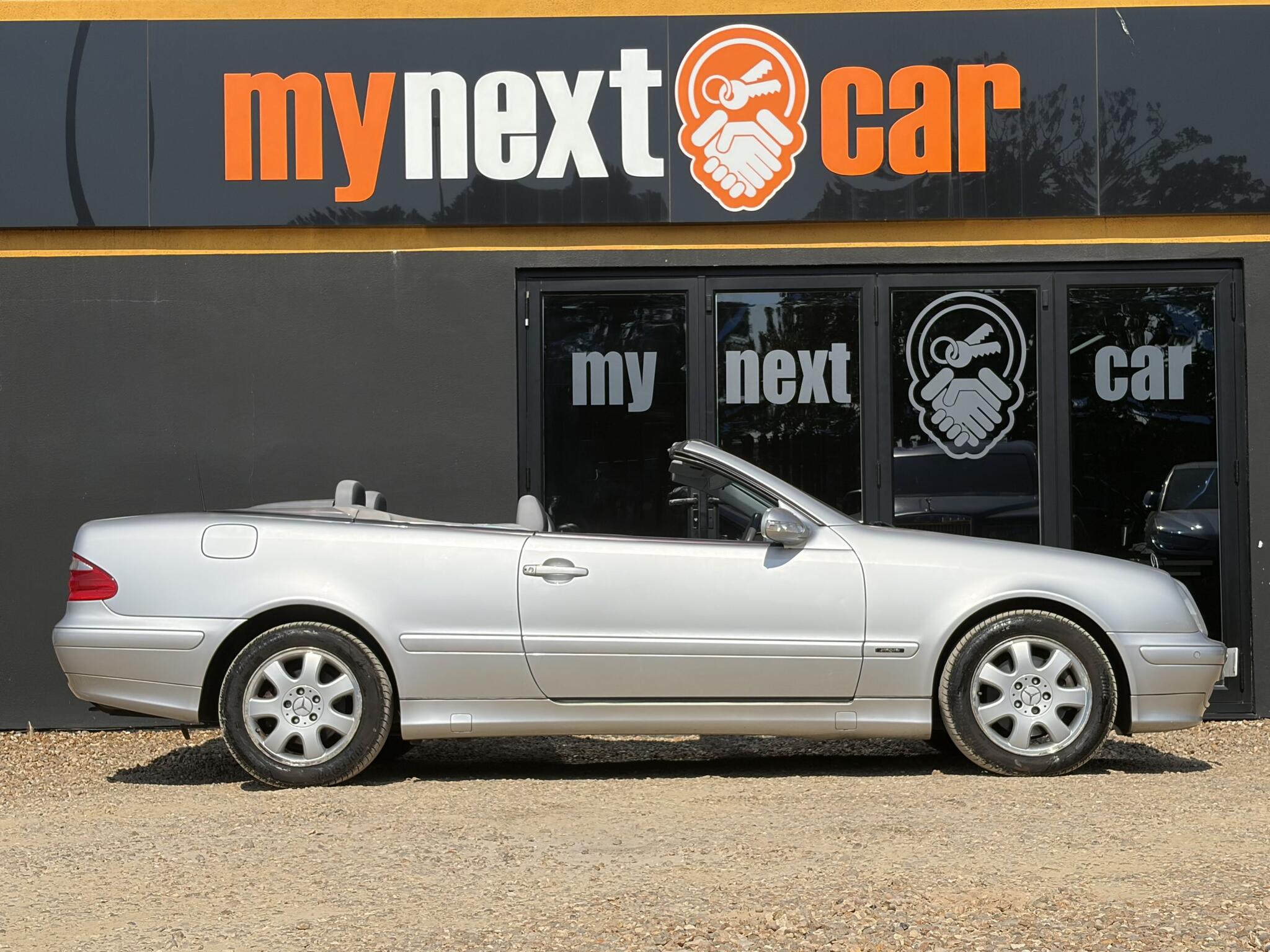 Mercedes-Benz CLK view 13