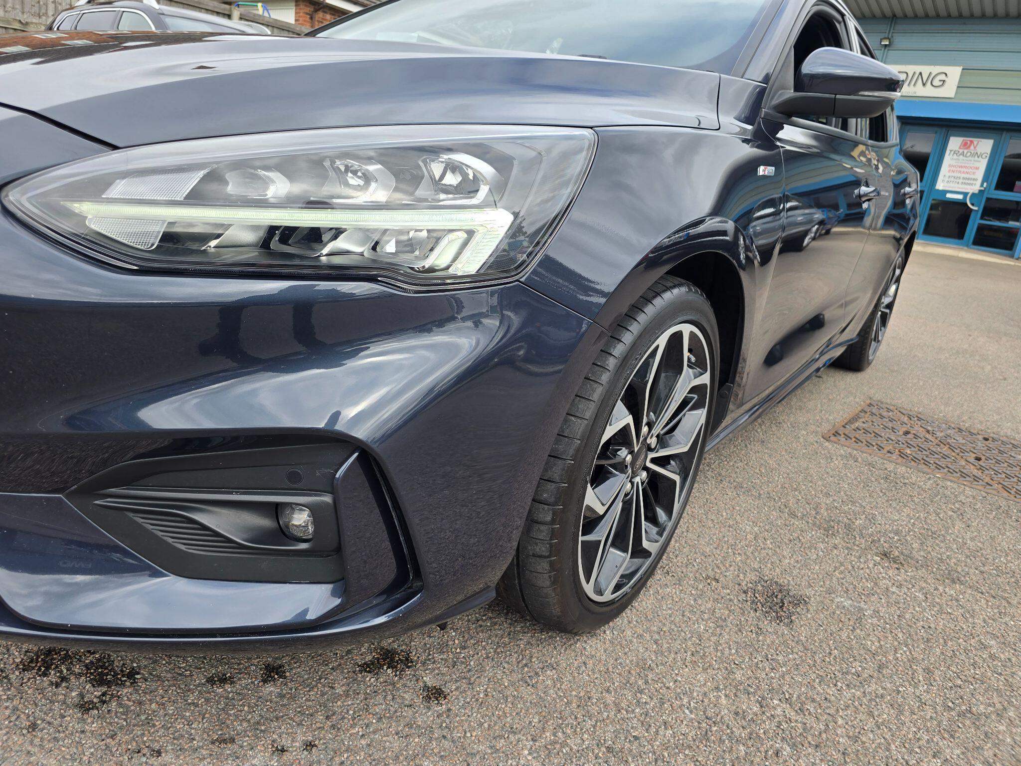 Ford Focus view 80