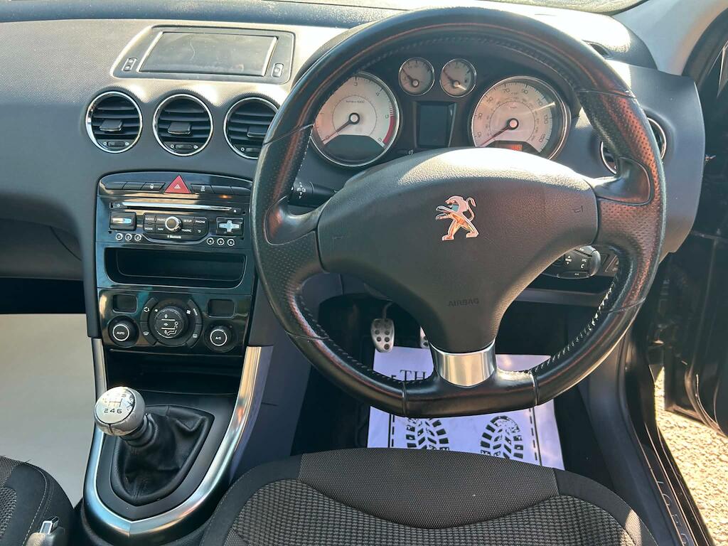 Peugeot 308 view 9