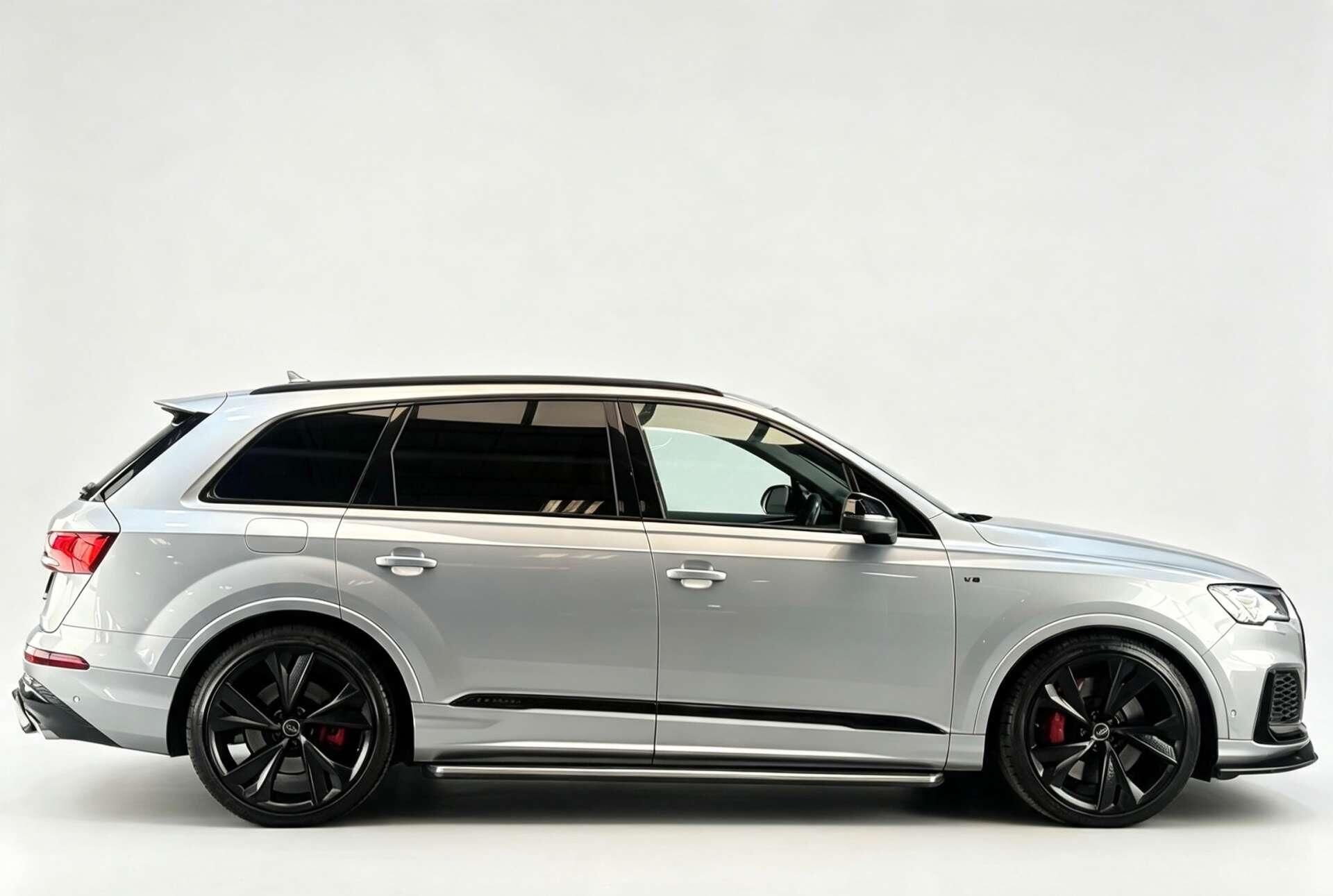 Audi SQ7 view 13