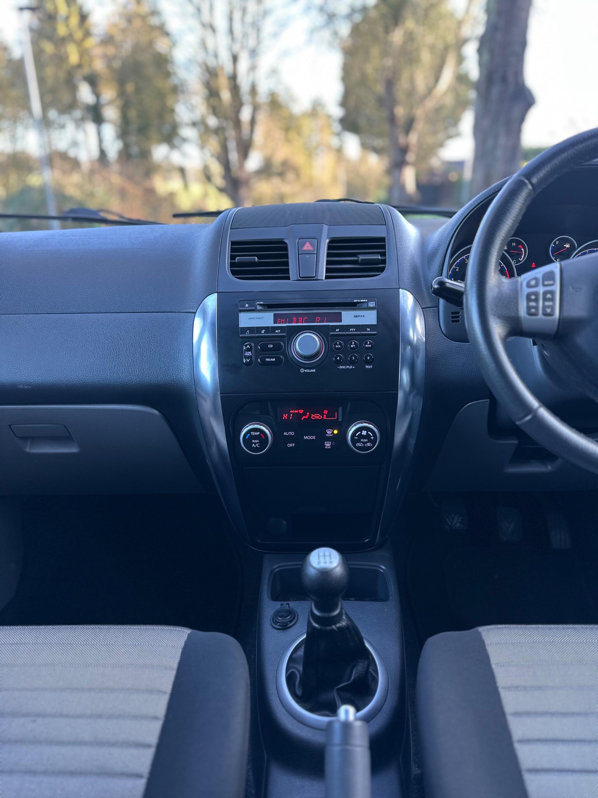 2011 Suzuki SX4 1.6 SZ5 4Grip Euro 5 5dr • 97,000 miles image 25