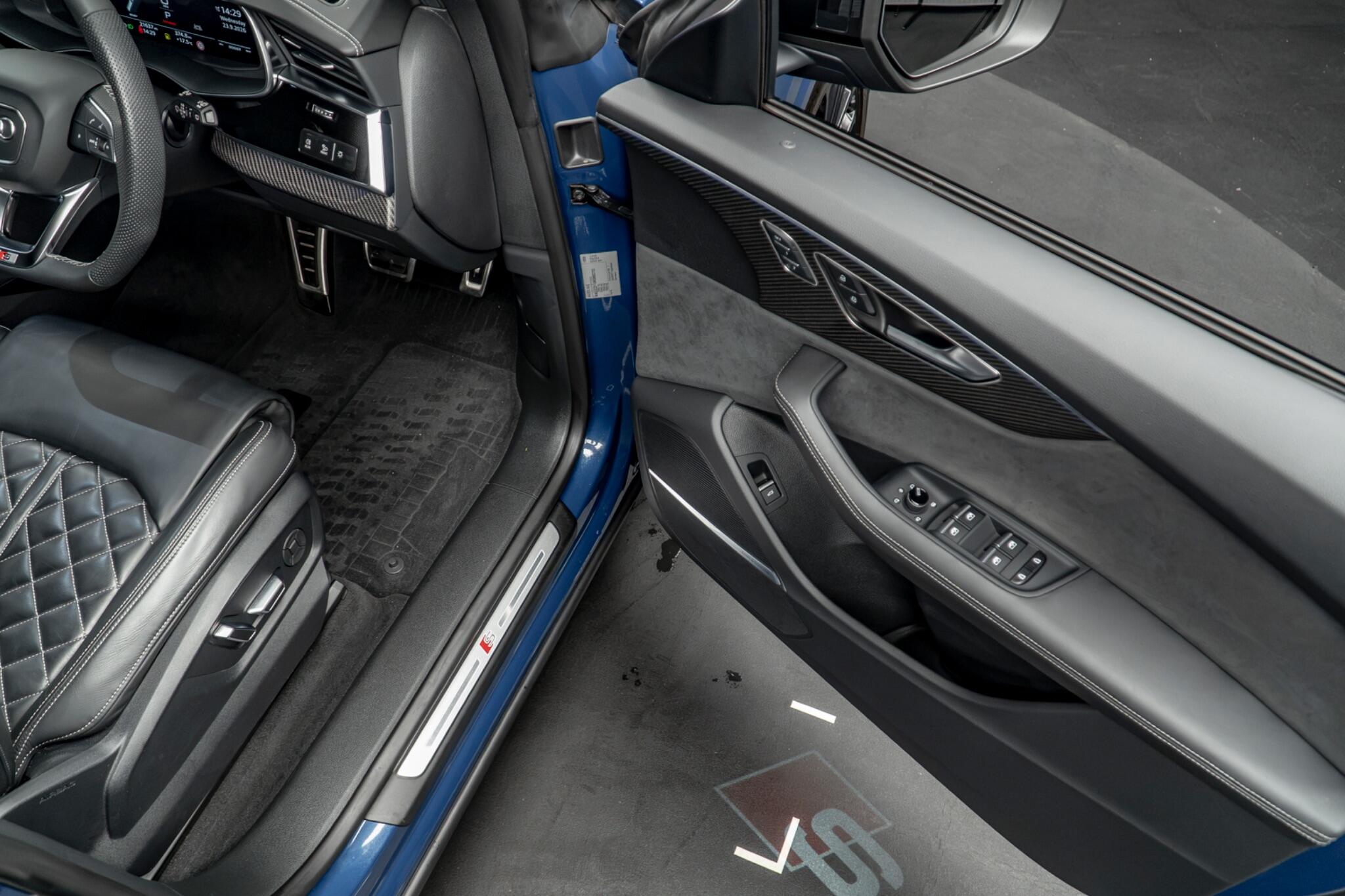 Audi SQ8 view 28