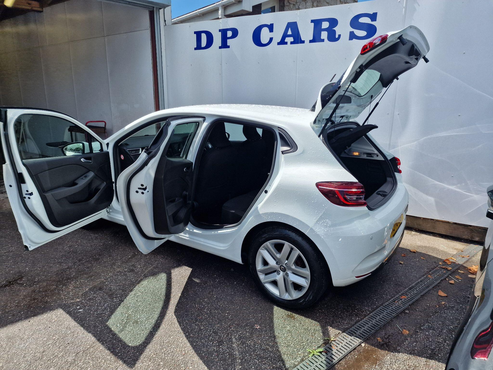 Renault Clio view 39