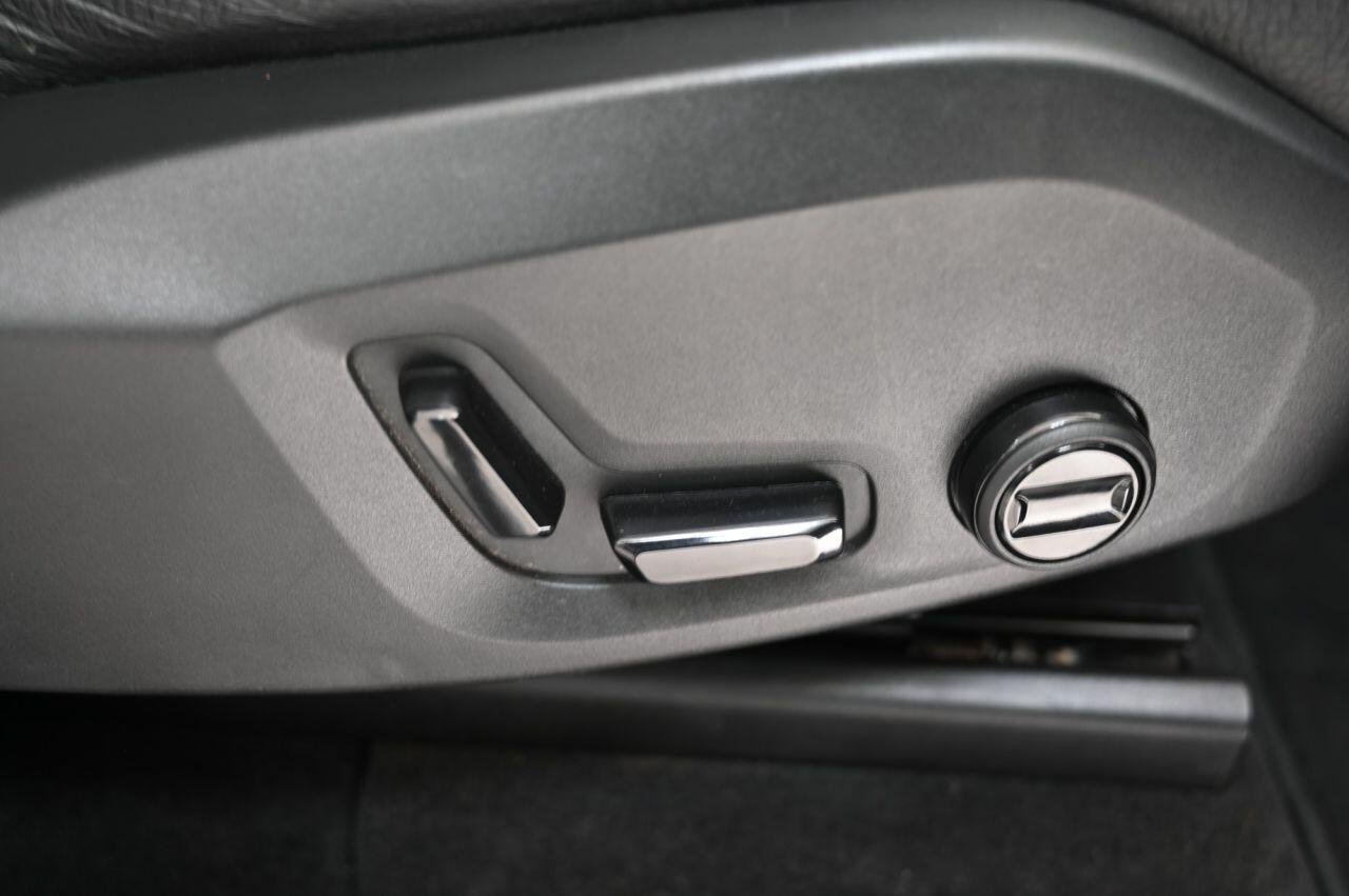 Volvo XC90 view 38
