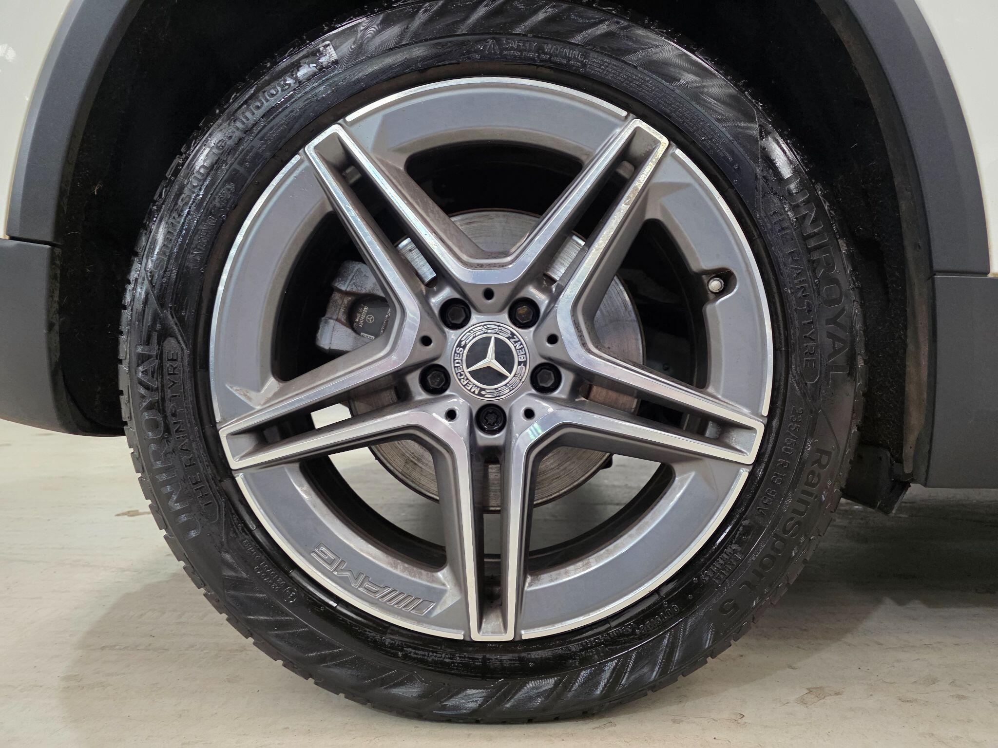 Mercedes-Benz Gla view 28