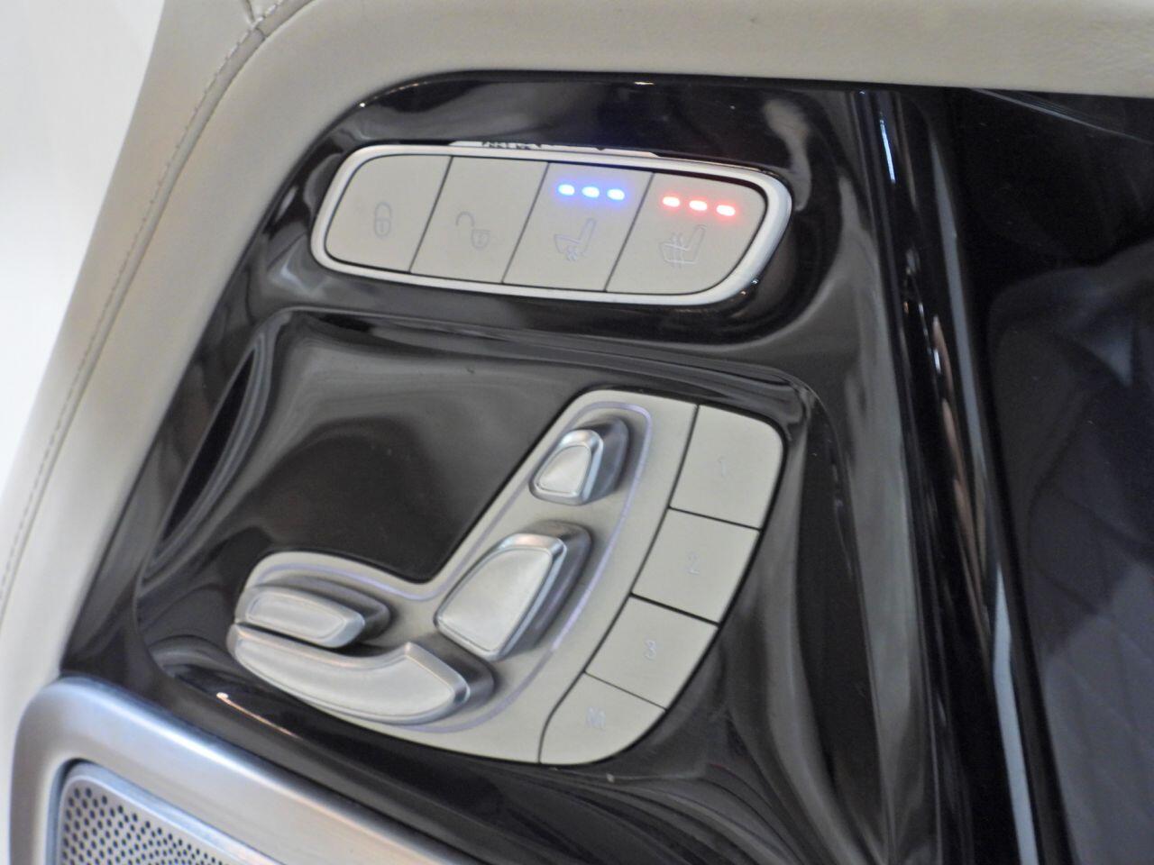 Mercedes-Benz G-Class view 29