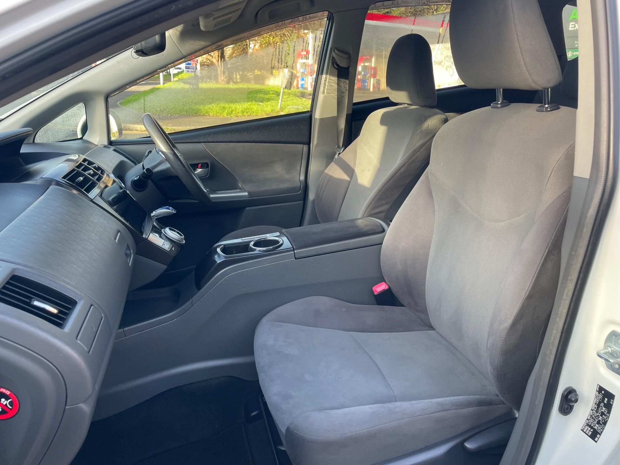 2014 Toyota Prius 1.5 CVT 4dr • 101,741 miles image 65
