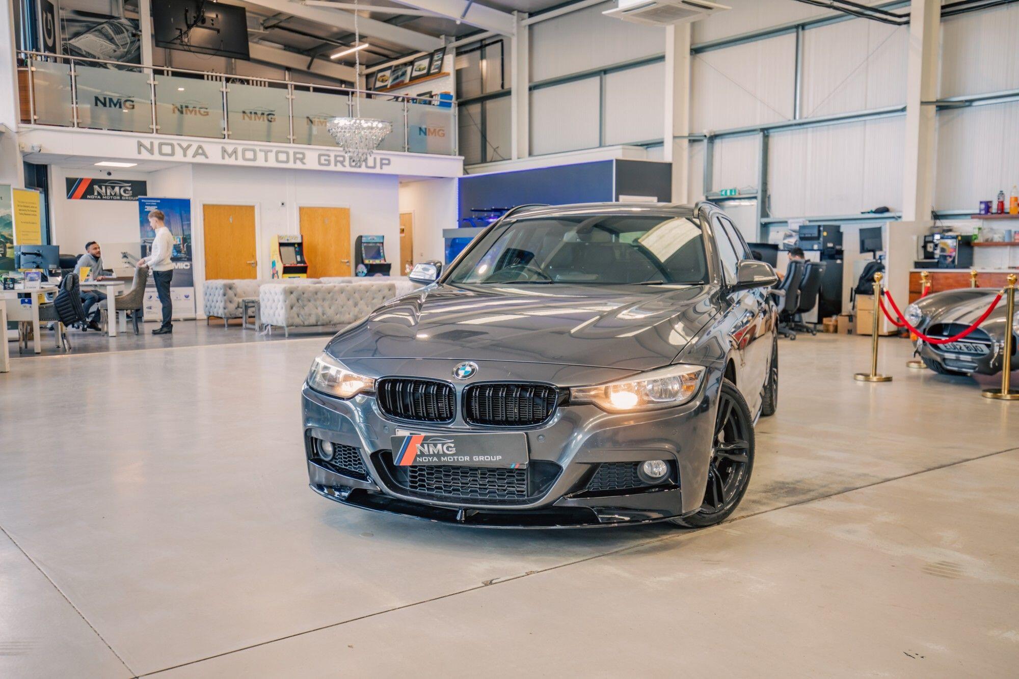 BMW 3 Series view 4