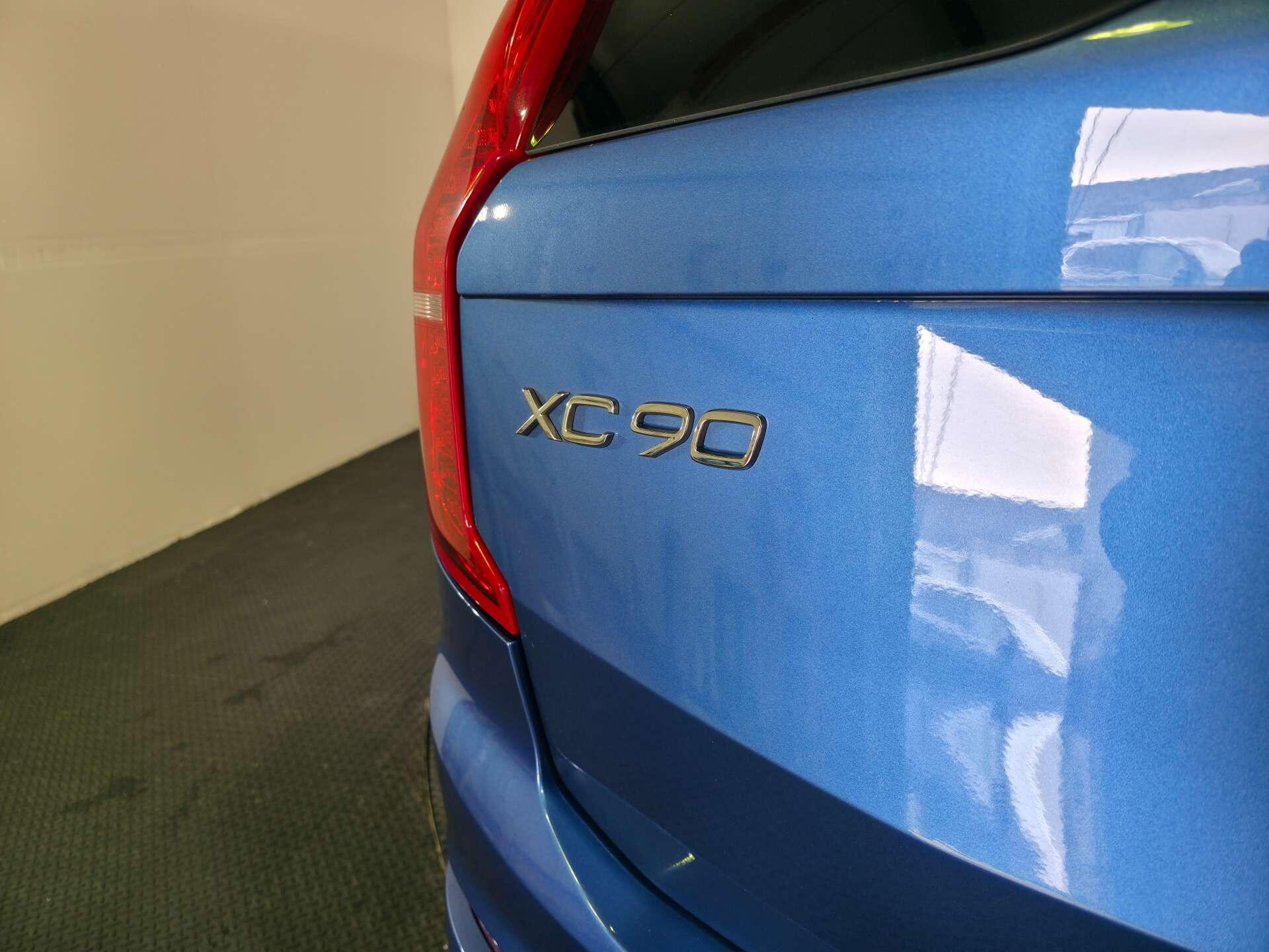 Volvo XC90 view 16