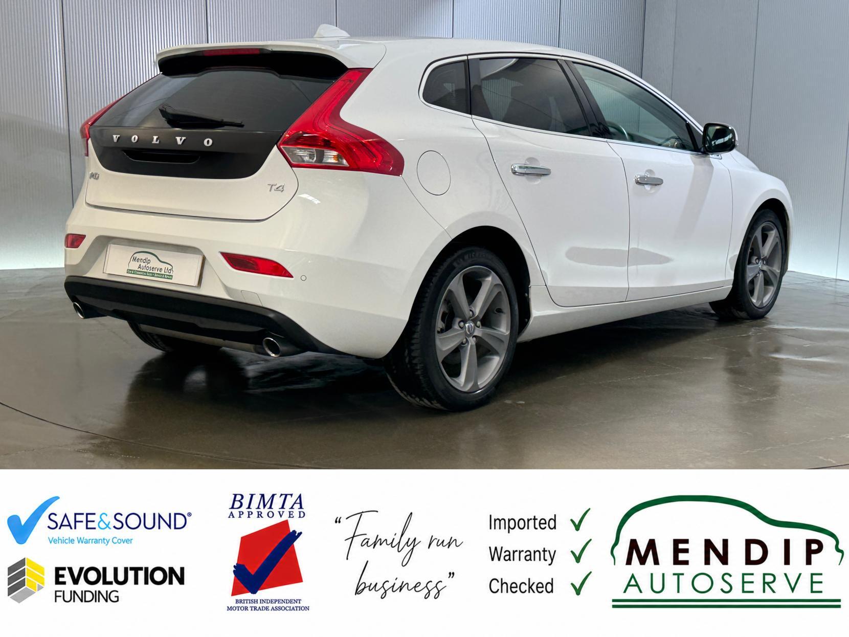 Volvo V40 view 29