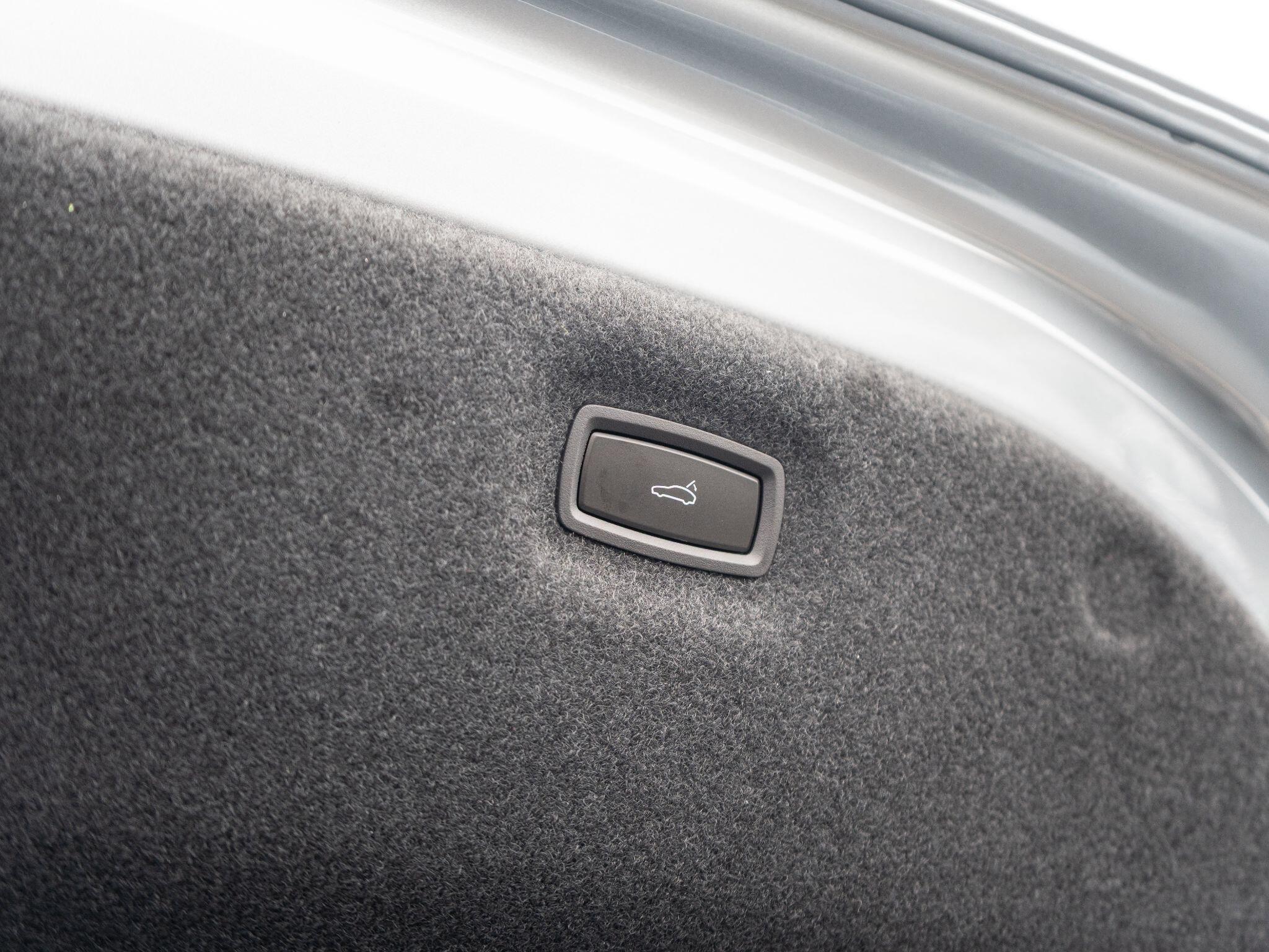 Porsche Taycan view 50