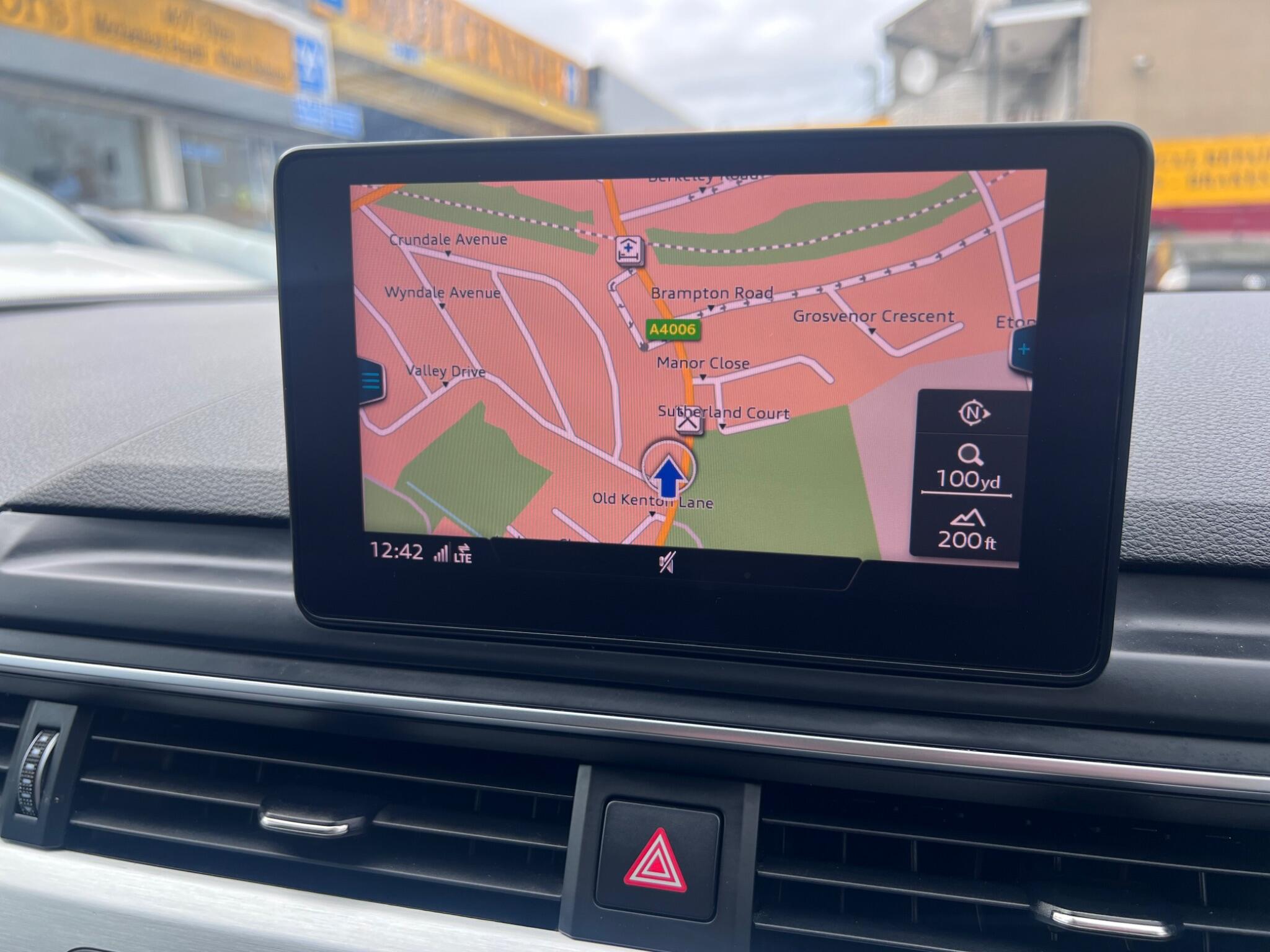 Audi A4 Avant view 23