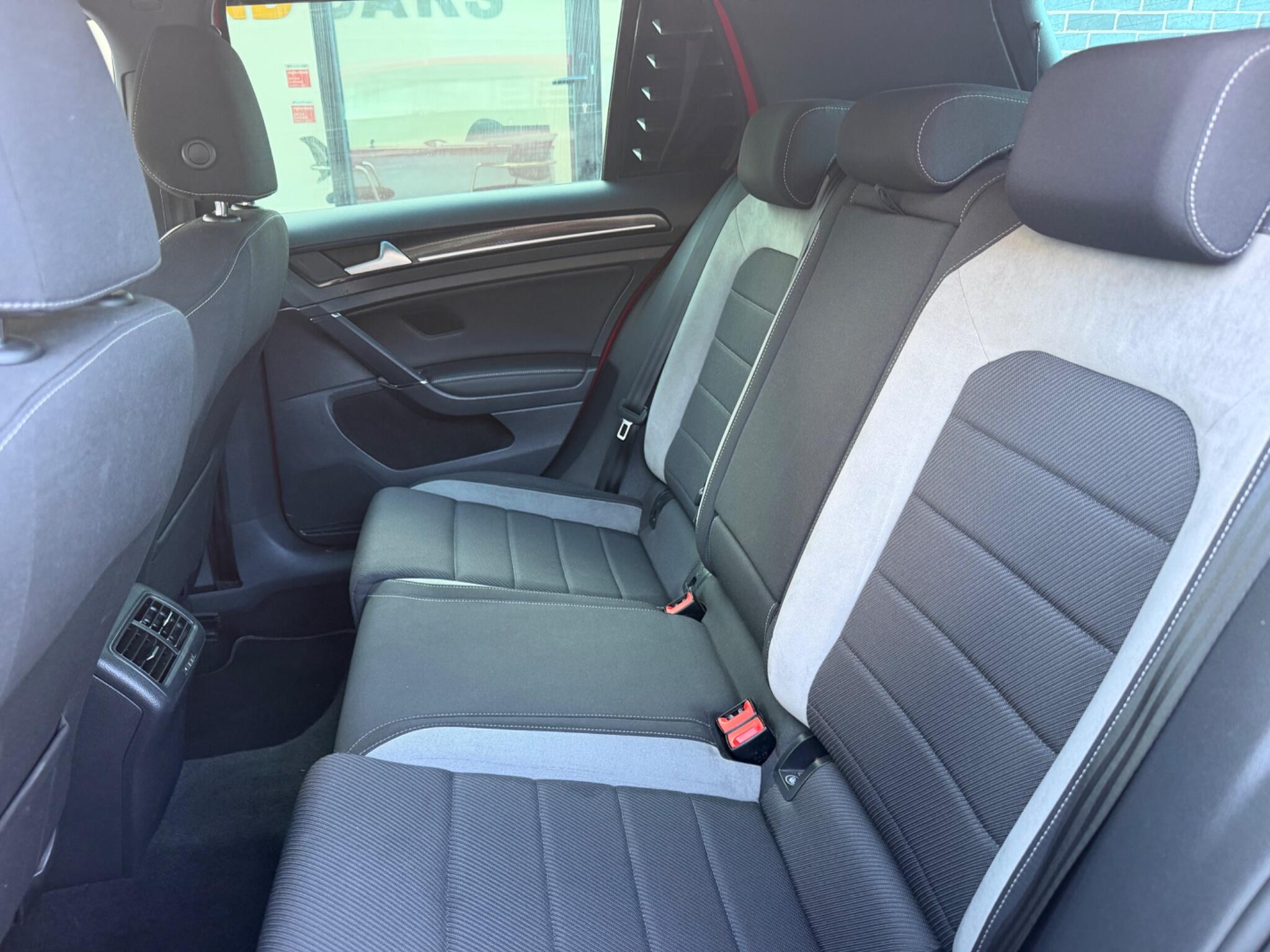 Volkswagen Golf view 24