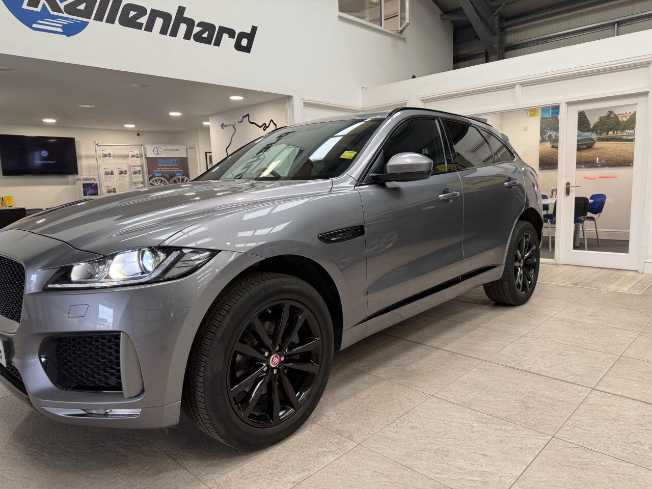 Jaguar F-Pace view 5