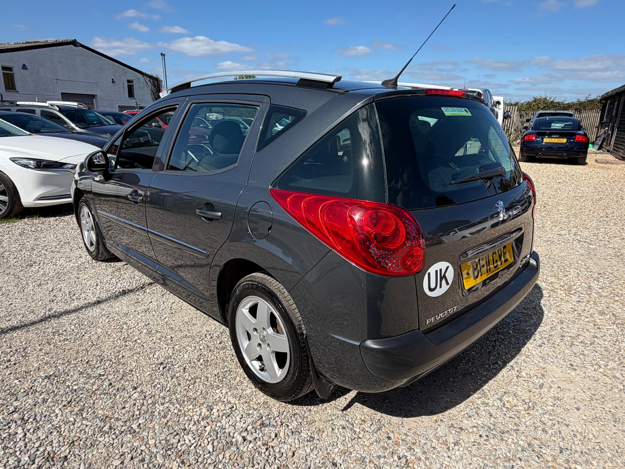 Peugeot 207 view 6
