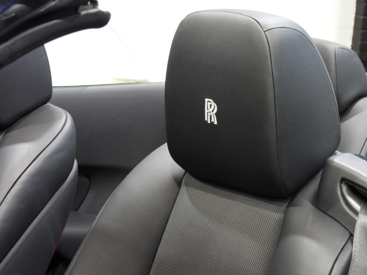 Rolls-Royce Dawn view 34