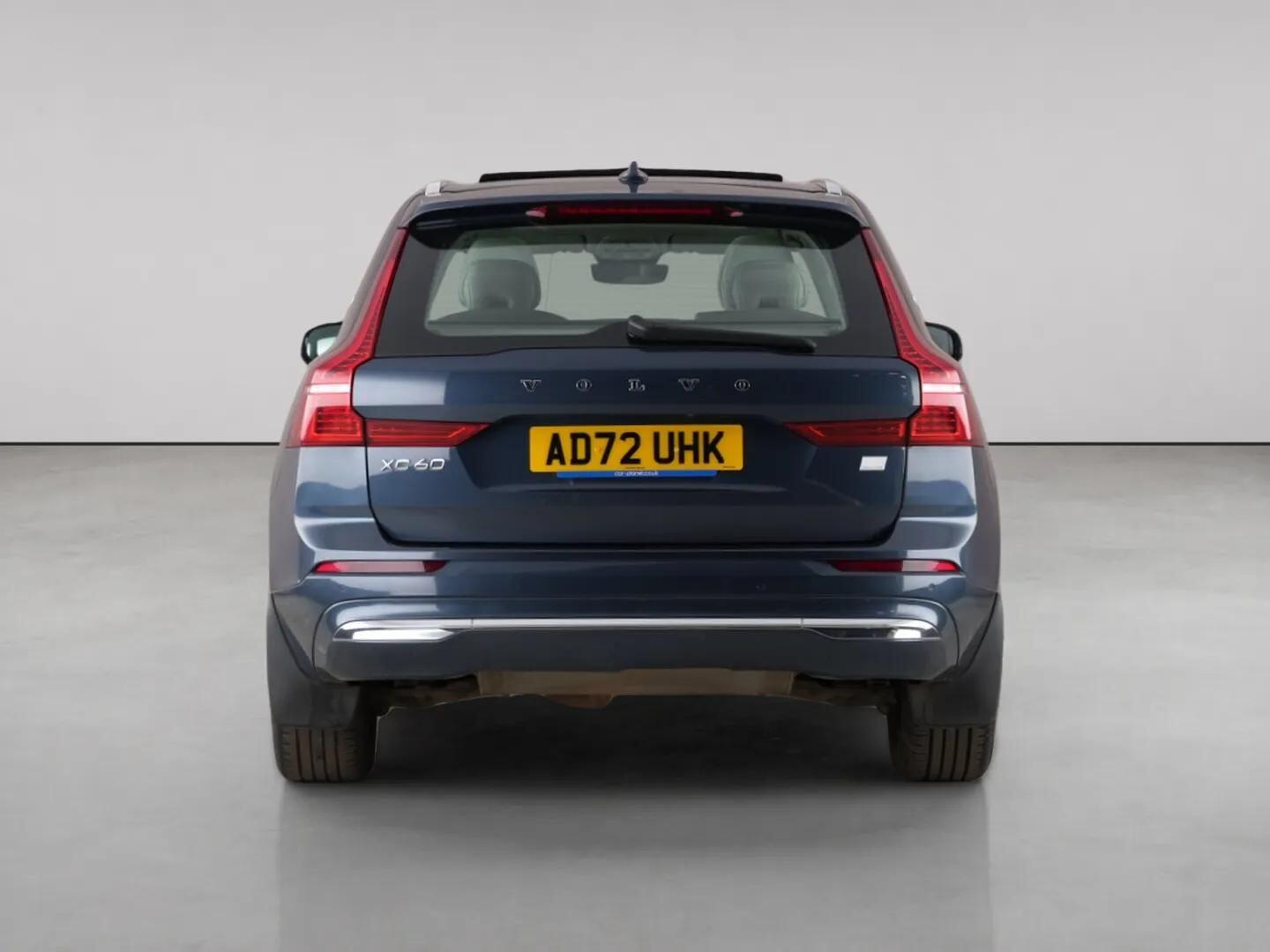 Volvo XC60 view 5