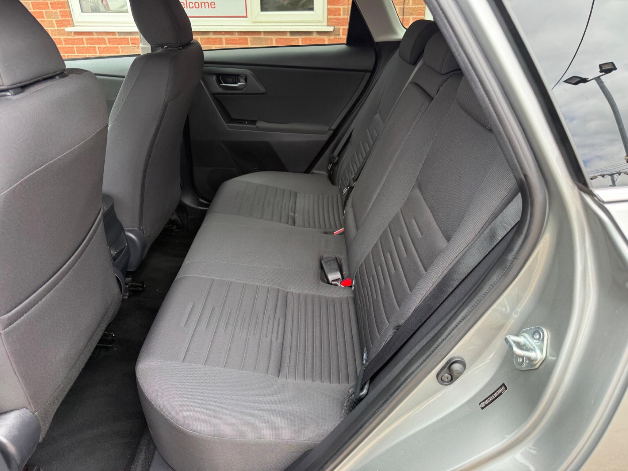 Toyota Auris view 21