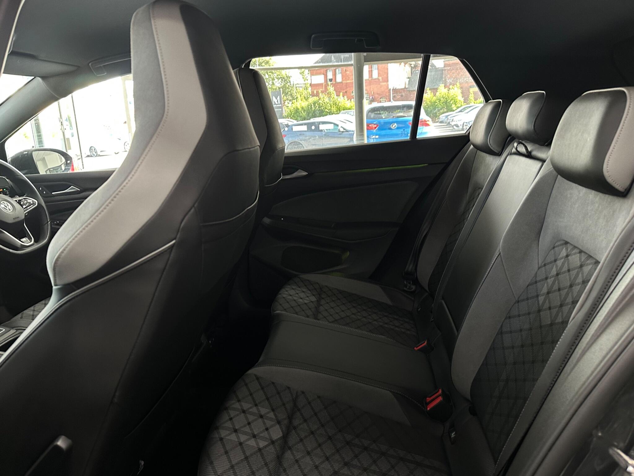 Volkswagen Golf view 37