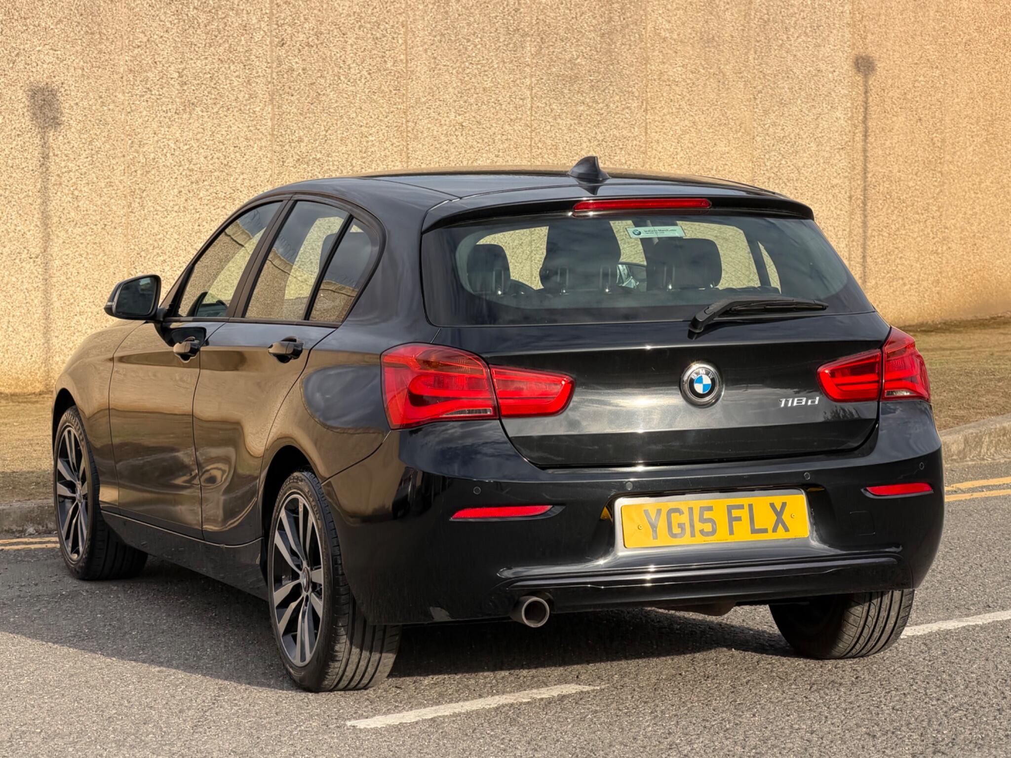 BMW 1 Series view 4