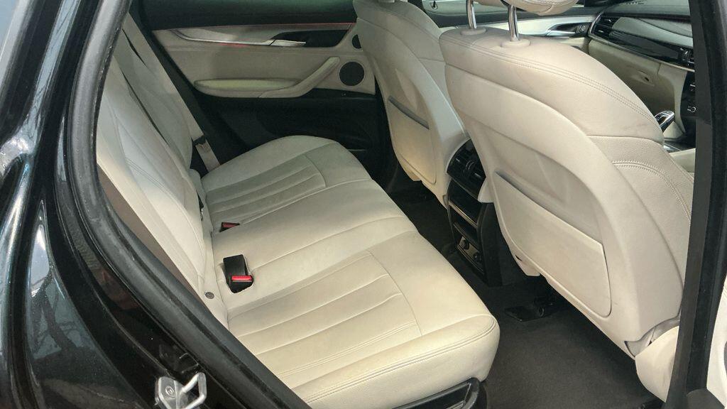 BMW X6 view 3
