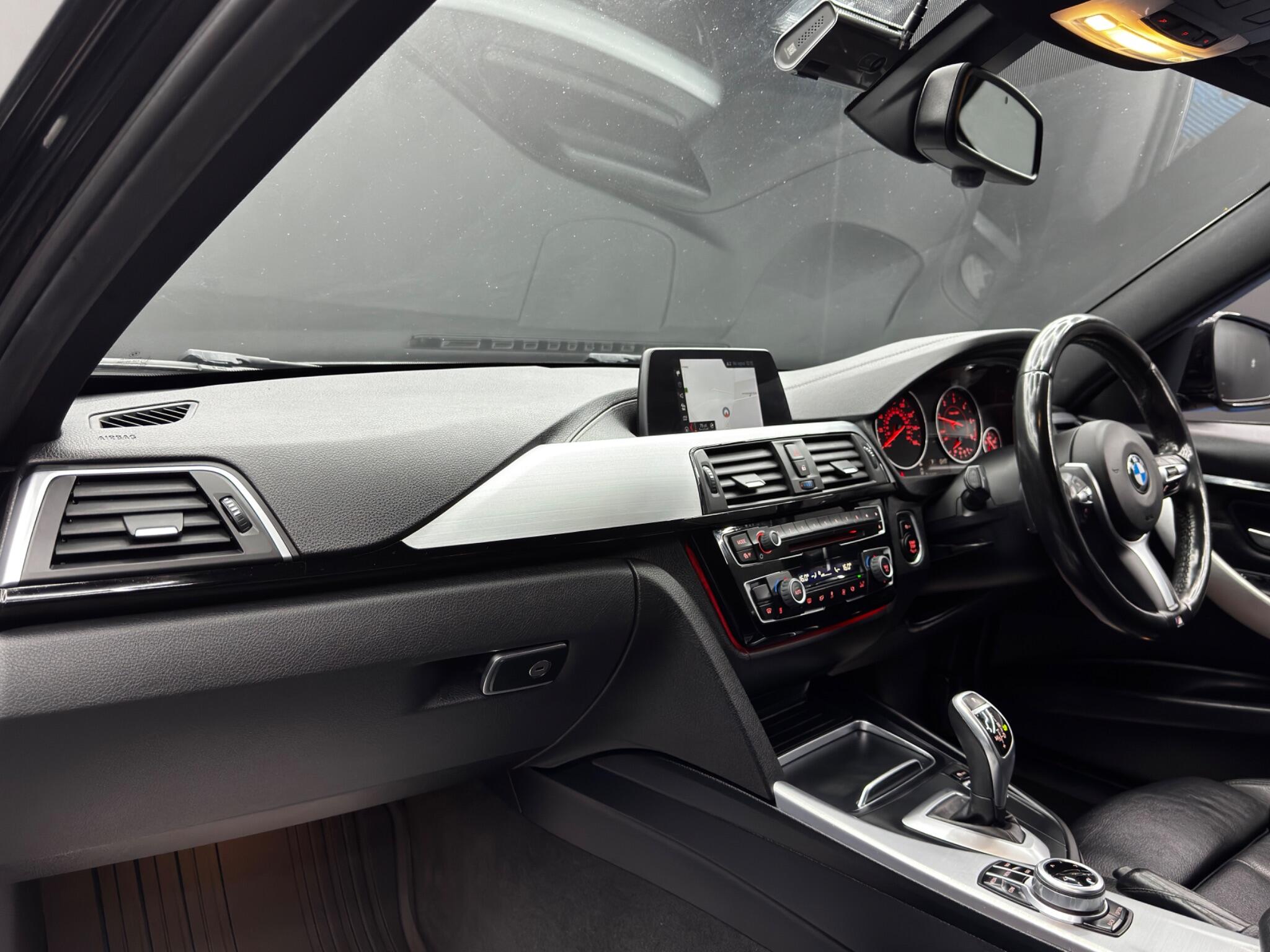 BMW 3 Series view 11
