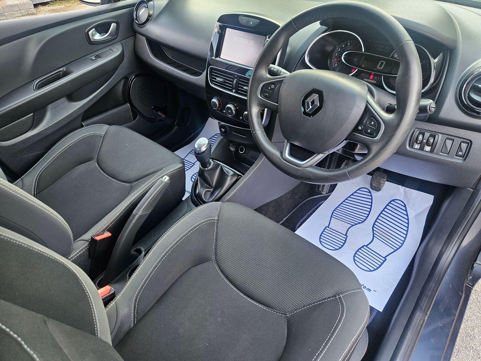 2018 Renault Clio image 19