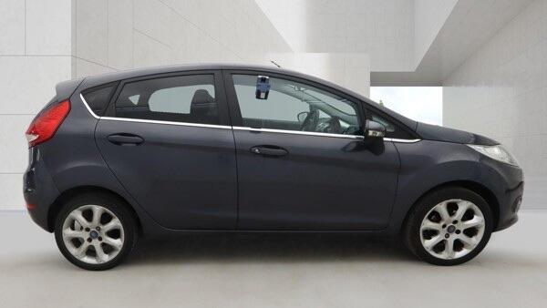 Ford Fiesta view 3