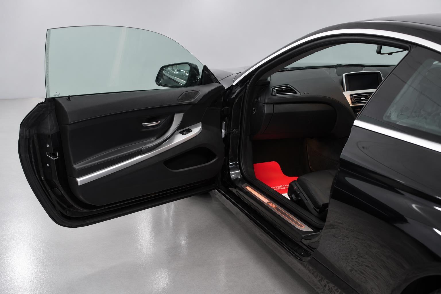 BMW 6 Series view 24