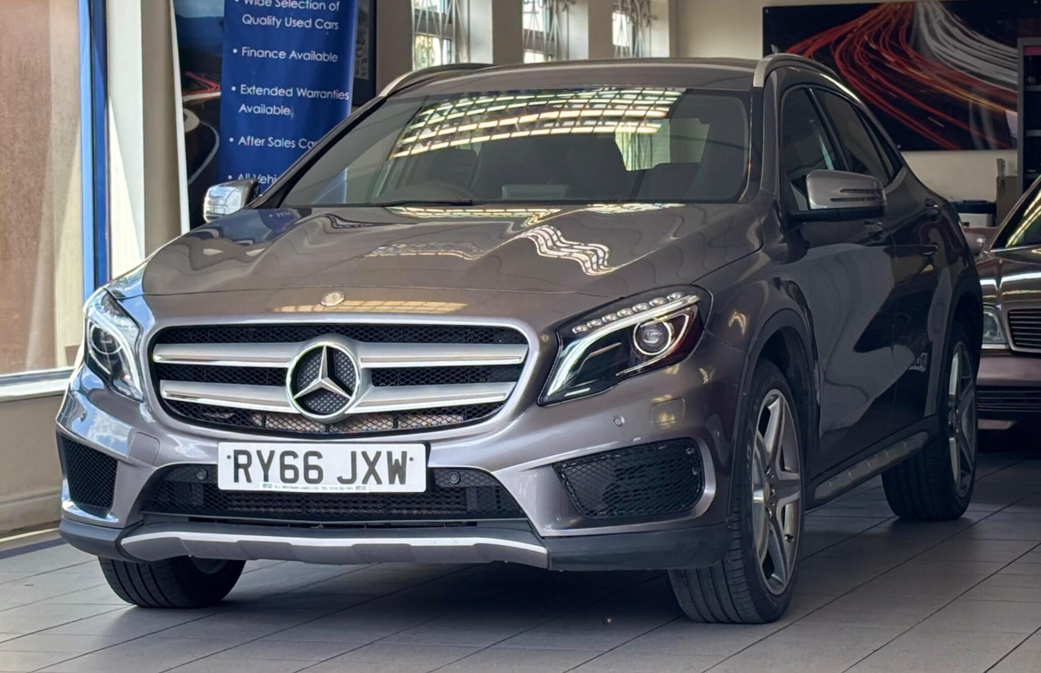 Mercedes-Benz Gla view 6