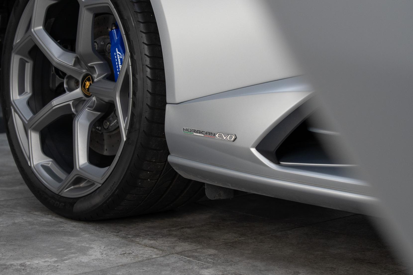 Lamborghini Huracan view 24