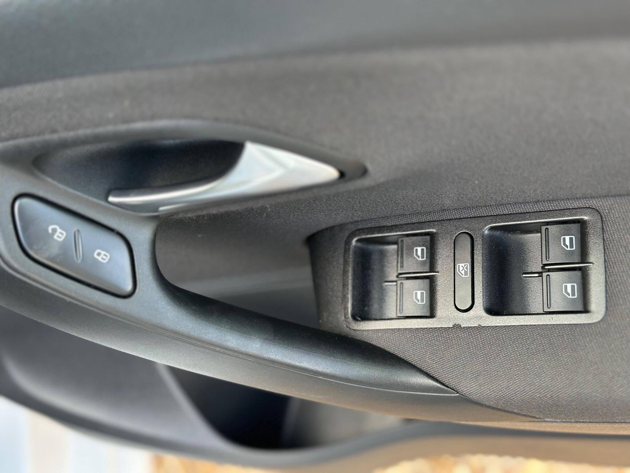 Volkswagen Polo view 51