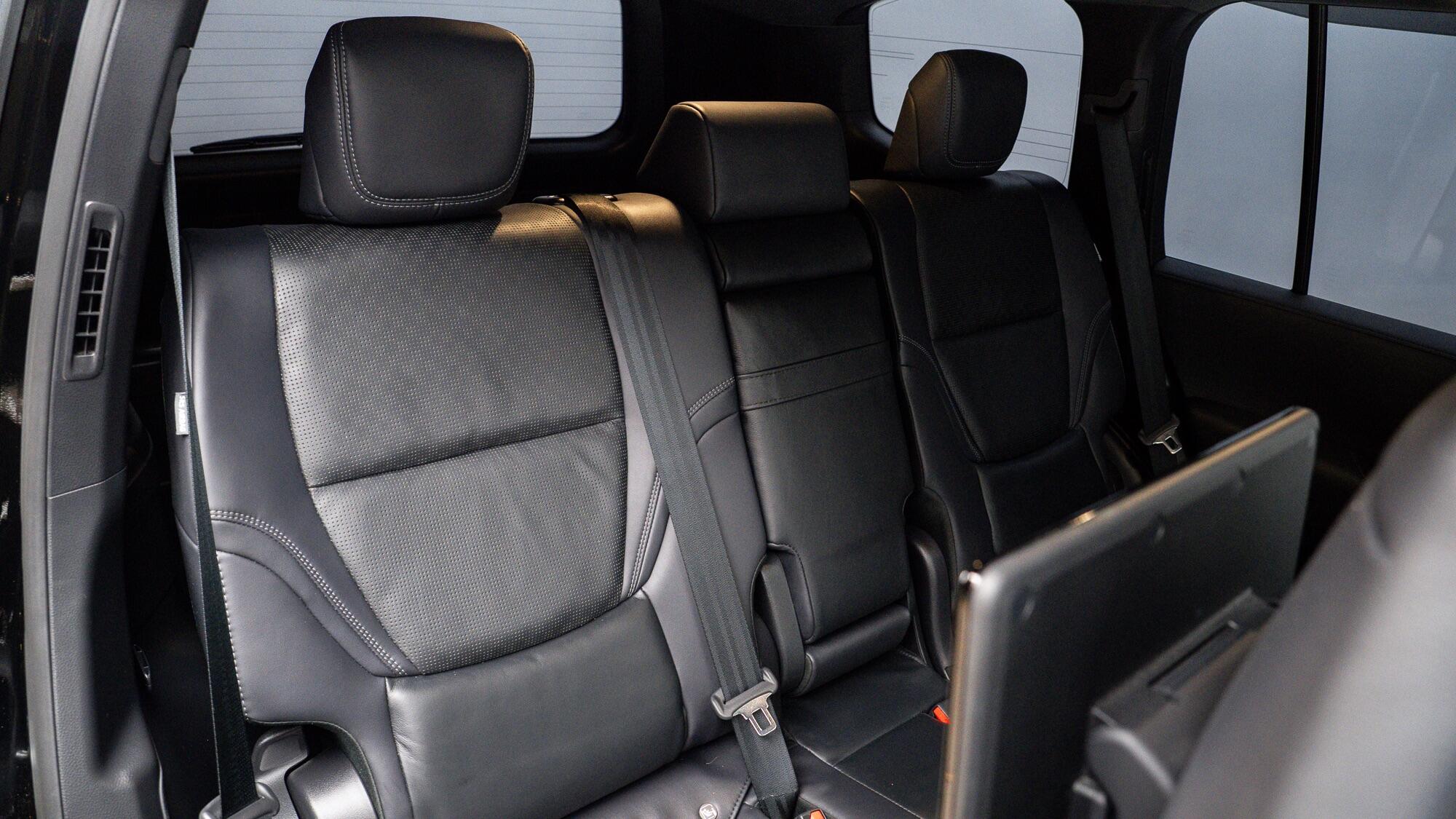 Toyota Land Cruiser view 45
