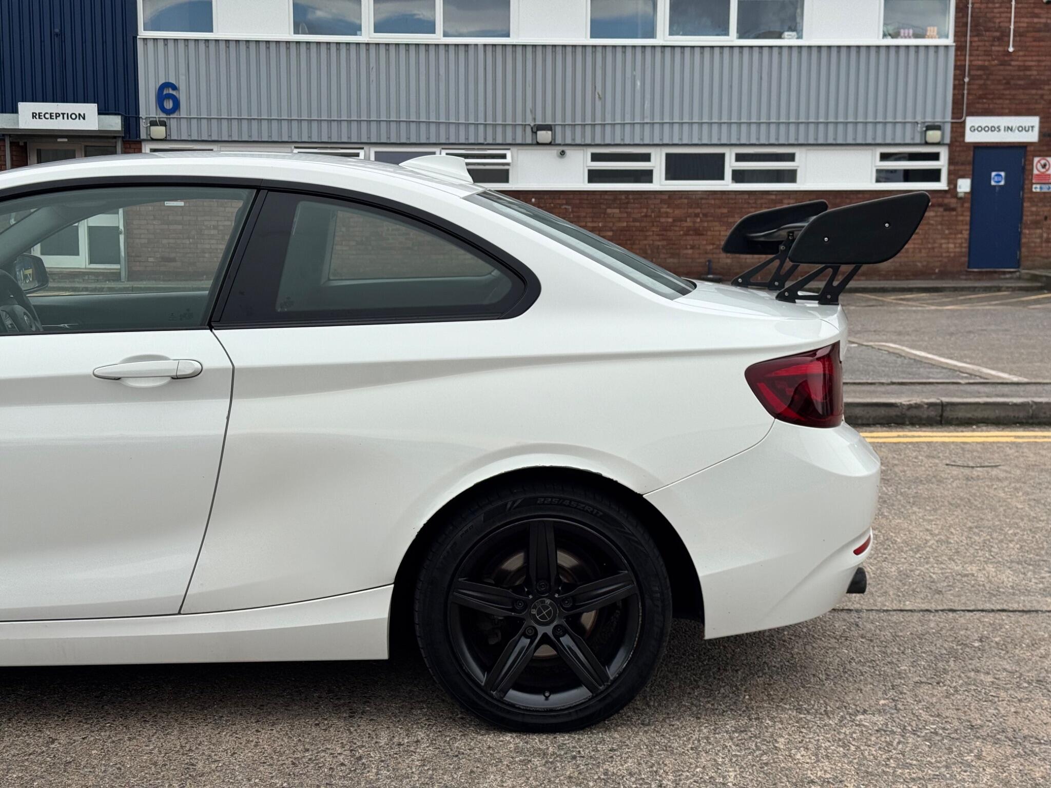 BMW 2 Series view 9