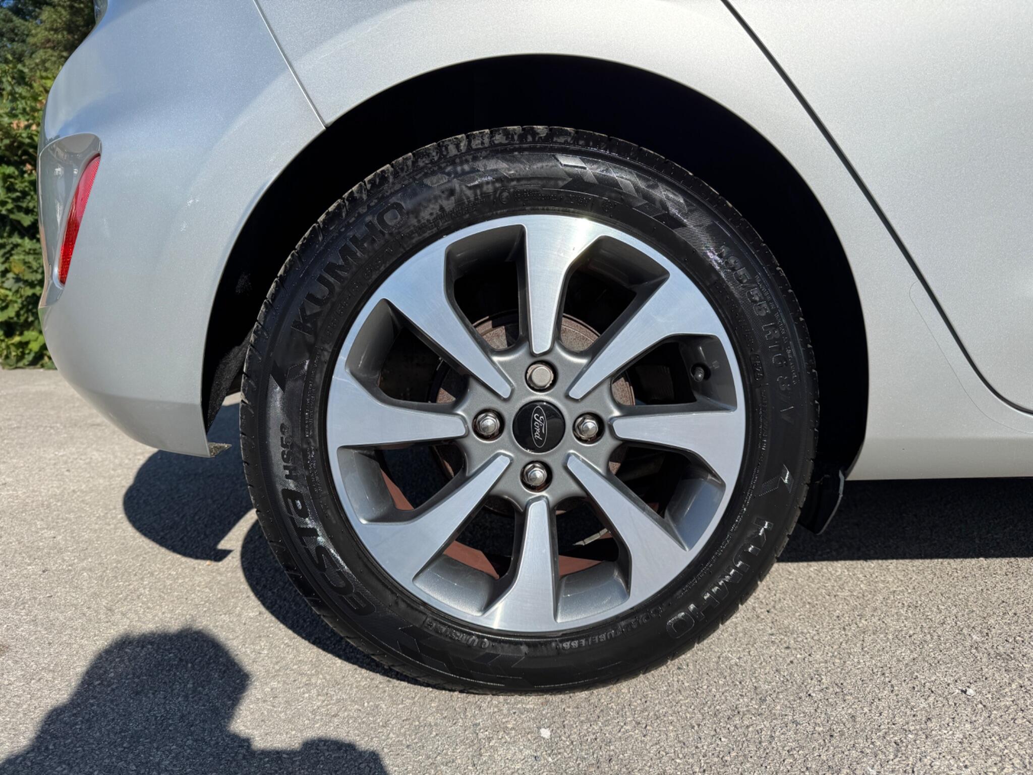Ford Fiesta view 5