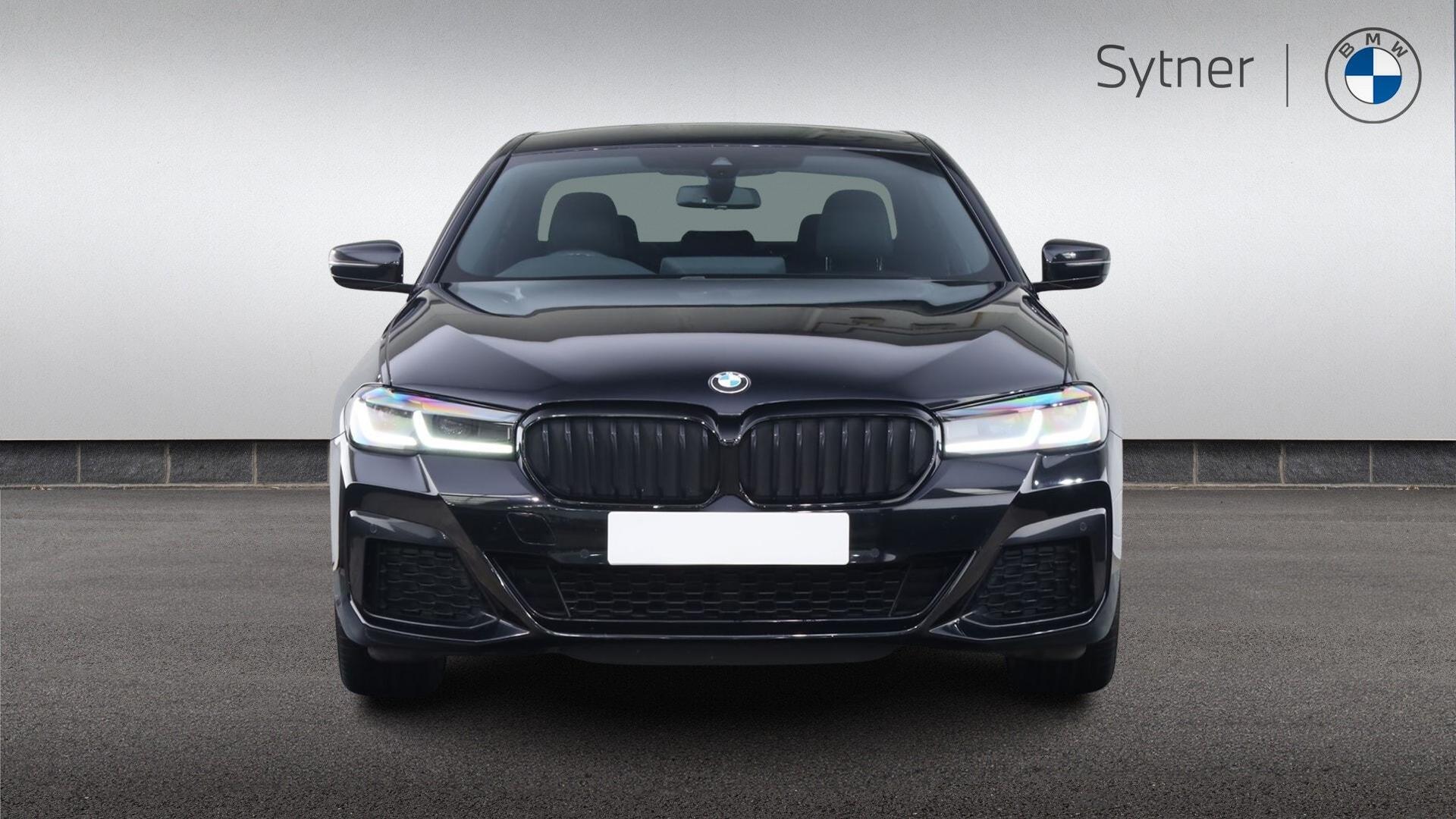 BMW 5 Series view 16