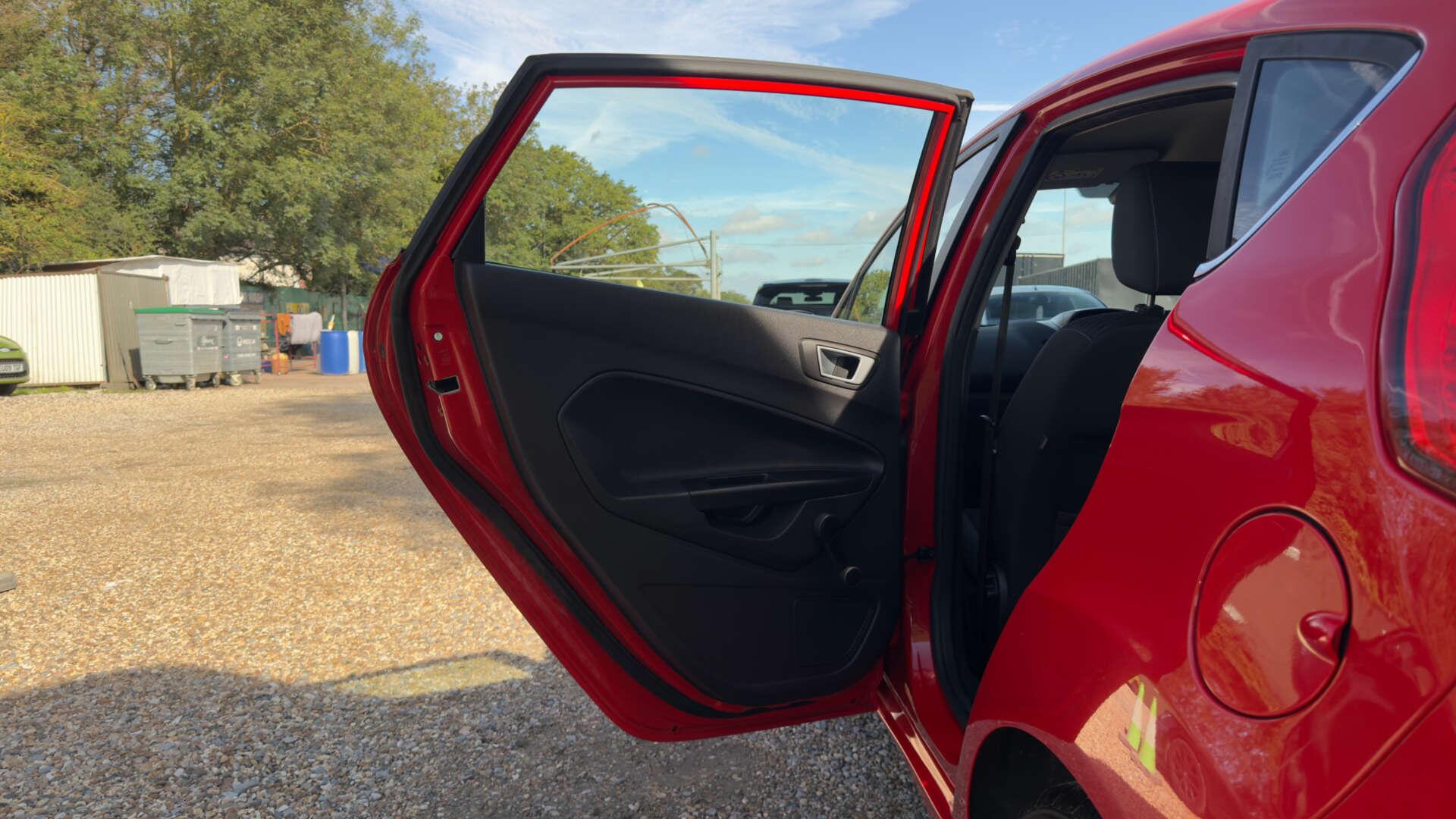 Ford Fiesta view 34