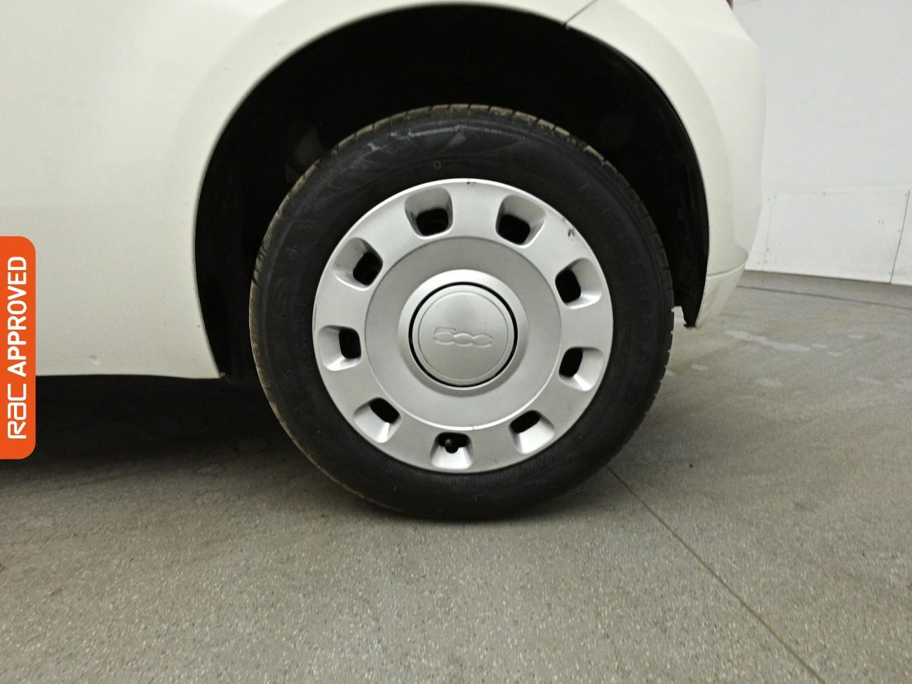 Fiat 500 view 23