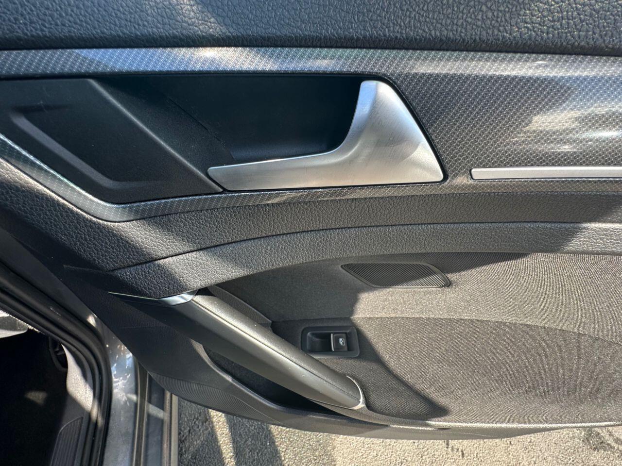 Volkswagen Golf view 34