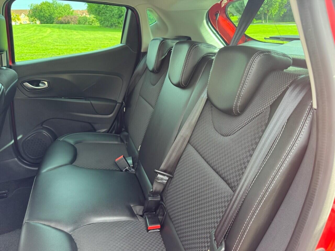 Renault Clio view 17