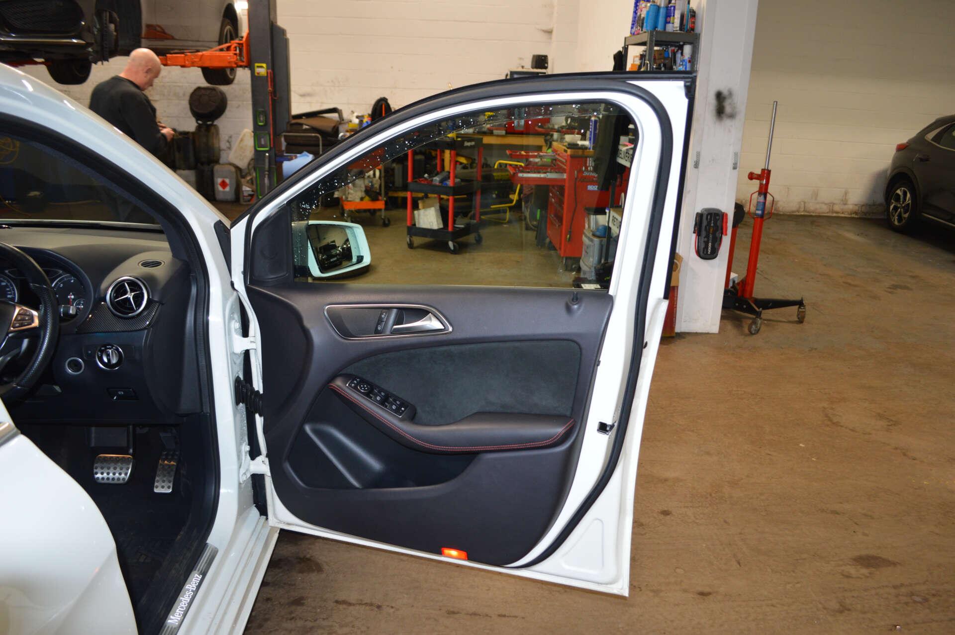 Mercedes-Benz B-Class view 29