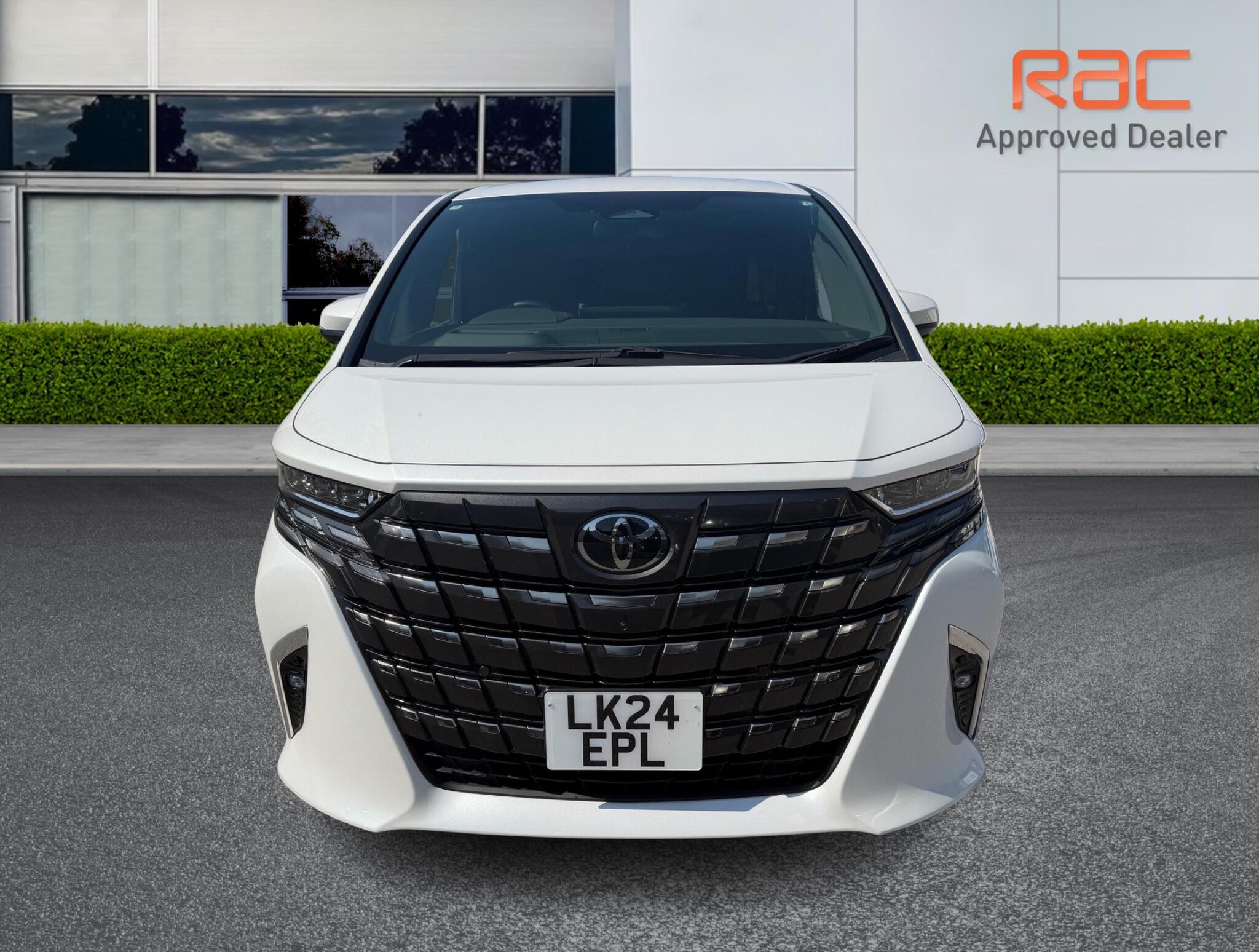 Toyota Alphard view 5